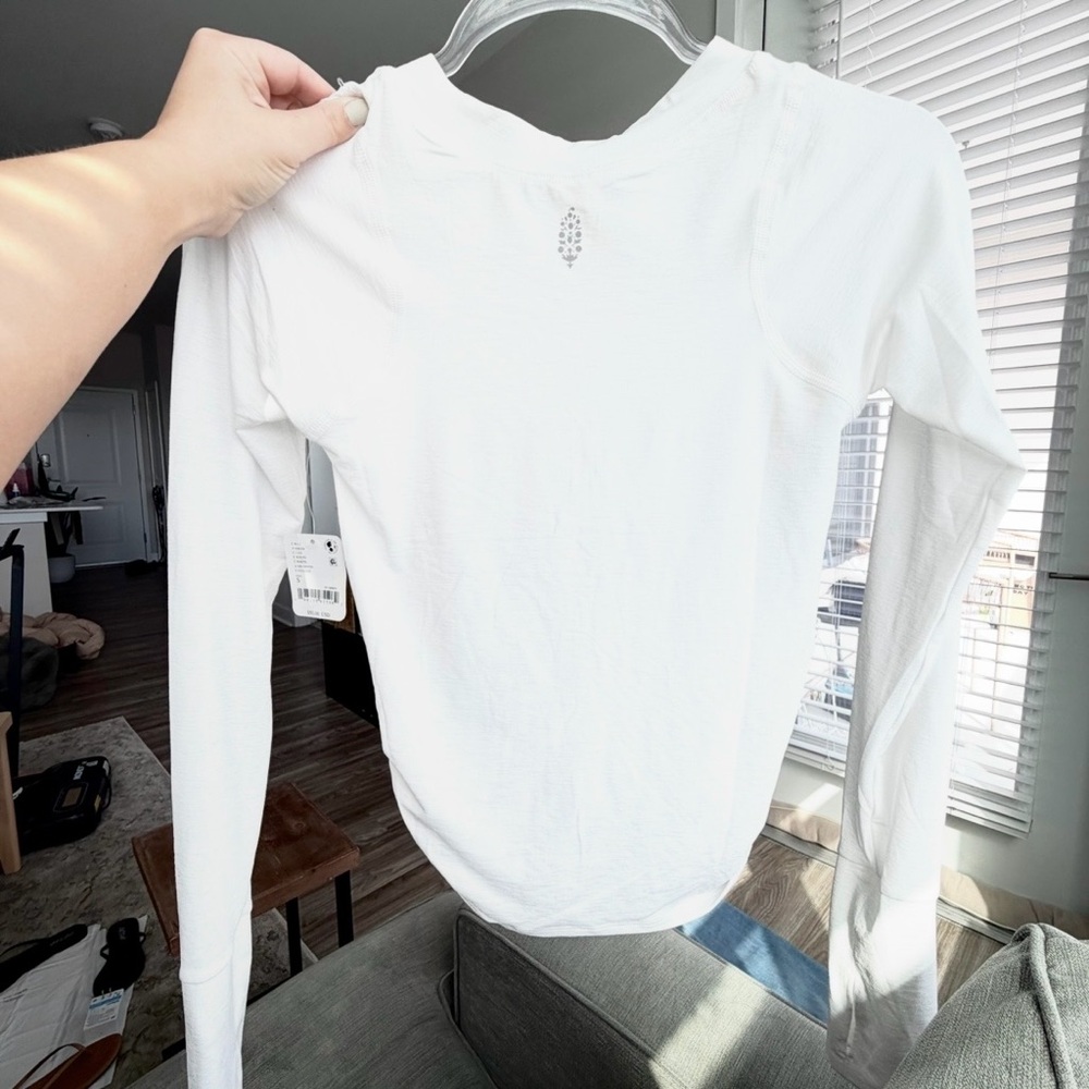 FP Movement Tempo Ruched Long Sleeve NWT Size S Free People Top White - Picture 7 of 9